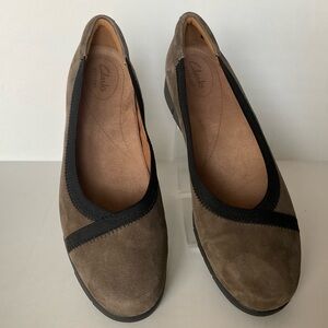 Clarks Artisan Suede Leather SlipOn Shoes Size 8.5M Taupe/Gray New
